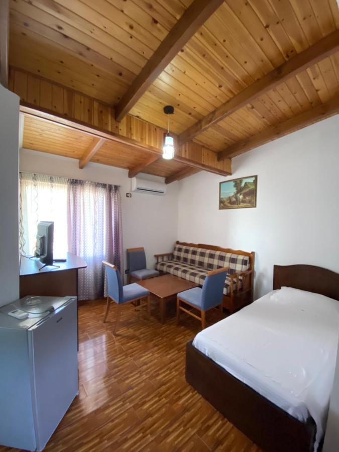 Kompleksi Jakaj Hotell Velipojë