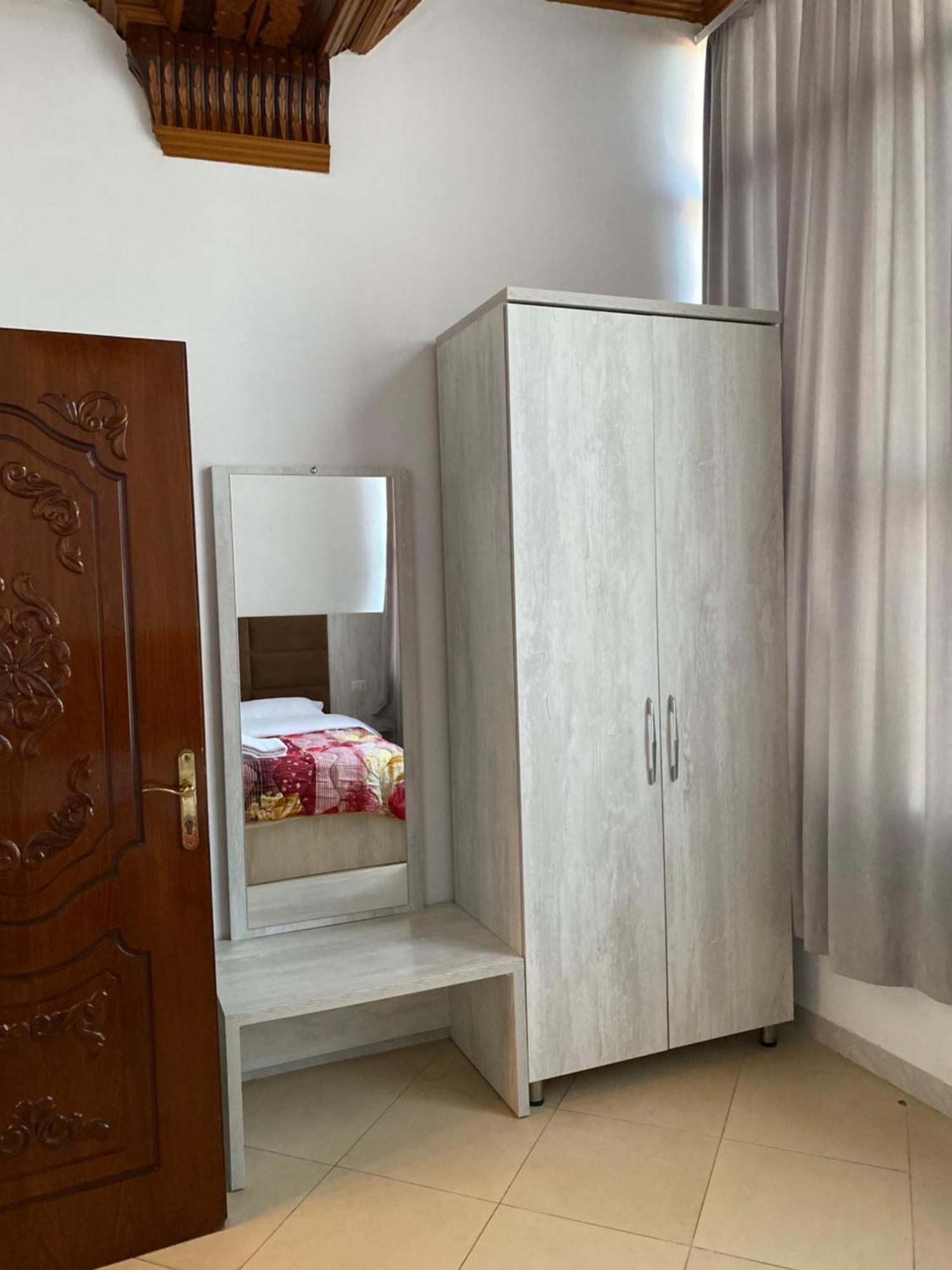 Hotell Kompleksi Jakaj Velipojë