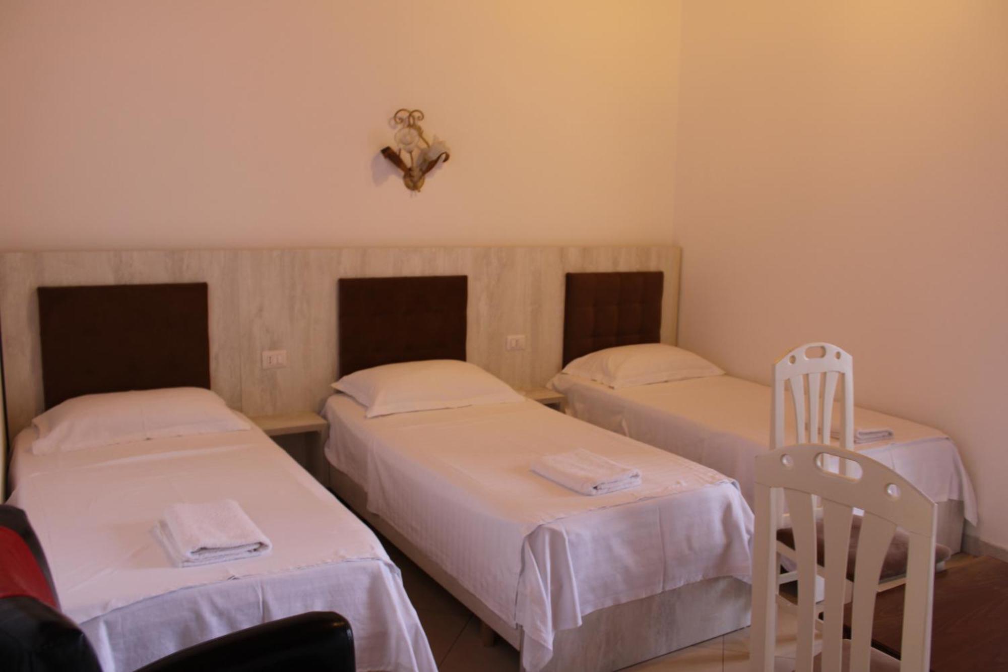 Kompleksi Jakaj 3* Velipojë